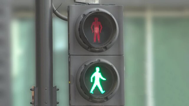 UK Pedestrian Traffic Lights Close Up [4K]