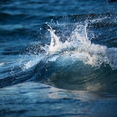 Obraz premium Water Wave Splash A mesmerizing close-up of a water wave crashing and creating a beautiful splash, capturing the dynamic energy and fluidity of water. This image evokes a sense of tranquility