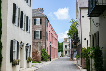 Pastel antebellum houses on the streets of Charleston, South Carolina