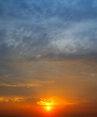 Fototapeta premium The morning sky looked like a bright sky. The sunrise is decorated with clouds in various shapes. Looks beautiful.