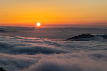 The sun as the protagonist of the sunset in the mountains of Asturias, Spain, on a summer day!