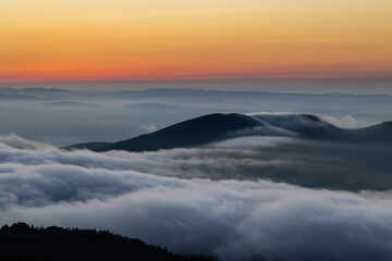 The sun as the protagonist of the sunset in the mountains of Asturias, Spain, on a summer day!