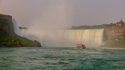 Heading into the mist of Horseshoe Falls on the Niagara River