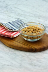 Confit Japanese peanuts