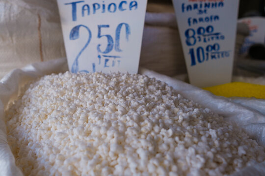 Tapioca a granel a venda no mercado Ver o Peso, em Belem do Par&aacute;, Brasil