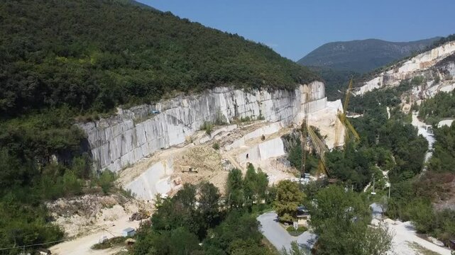CAVE DI BOTTICINO
