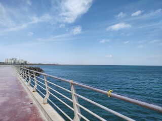 Obraz premium bridge over the sea