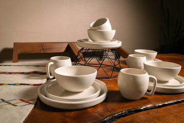 Vajilla plato de color arena de material de cerámica