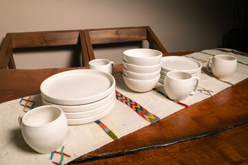 Vajilla plato de color arena de material de cerámica