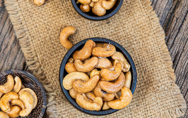 bowl of cashew nuts