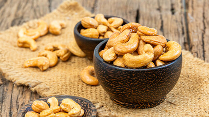 bowl of cashew nuts