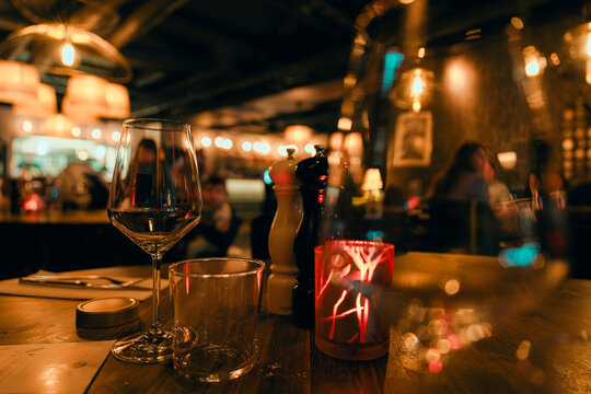 Restaurant Interior Night Images – Browse 163,531 Stock Photos, Vectors ...