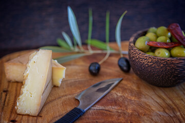 Olives and Cheese 02