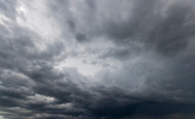 the sky with clouds of different colors before a thunderstorm