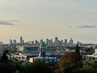 Obraz premium Vue sur Paris depuis Issy Les moulinais en Aout 2024