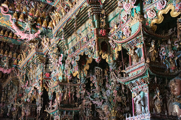 Gilded sculptures & painted statues art of the Ming and Qing Dynasties in Minor Western Heaven...