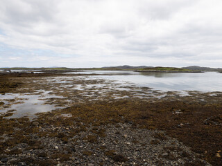 Alrededores de Hut of the Shaddows, en Lochmaddy, North Uist, Islas Hébridas, Escocia, Reino Unido