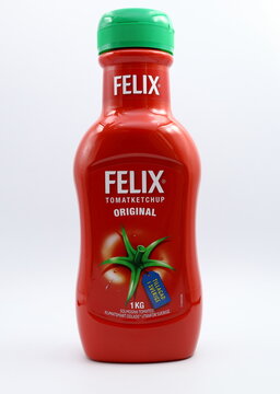 Felix ketchup bottle. Swedish text.