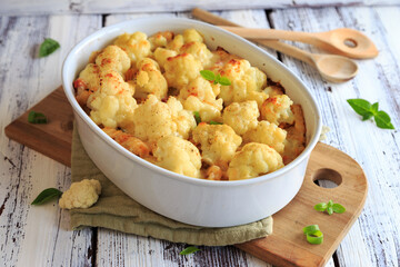 Blumenkohl Auflauf mit einer Käsesoße überbacken