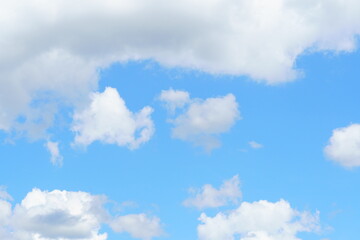 Obraz premium 夏の晴れた日の空