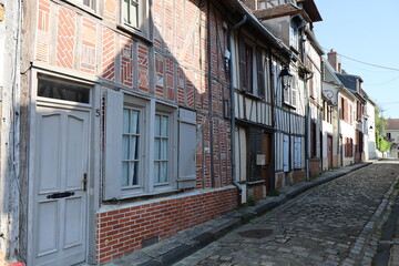 Rue typique, ville de Beauvais, département de l'Oise, France