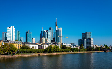 Fototapeta premium Skyline am Mainufer, Frankfurt am Main, Hessen, Deutschland