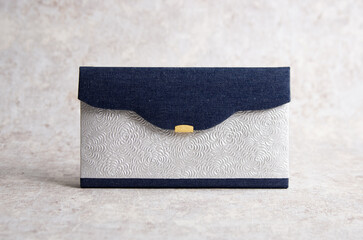 カルトナージュ　エレガントな三つ折りファイルフォルダー