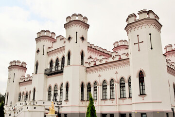 Obraz premium North-eastern facade of the Puslovsky Palace (Kossovo Castle). Kossovo. Ivatsevichi district. Brest region. Belarus