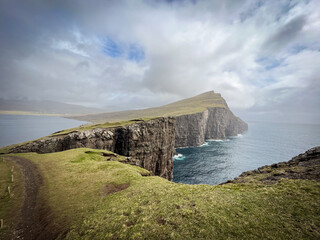 S&oslash;rv&aacute;gsvatn, lake hanging above an ocean, Faroe Islands