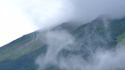 鳥取大山（上部雲に覆われた）1