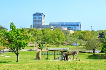 大府市、あいち健康の森公園とあいち健康プラザの遠景