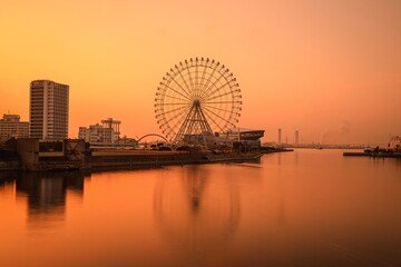 名古屋市、朝焼けの名古屋港ガーデンふ頭