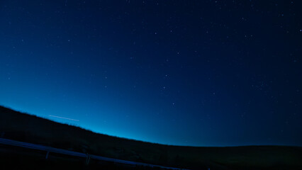 Fototapeta premium 北斗七星が輝く夜空