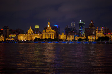Obraz premium Exotic building clusters in the Bund of Shanghai at night