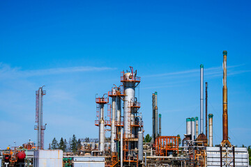 Industrial plant for producing chemicals by roadside