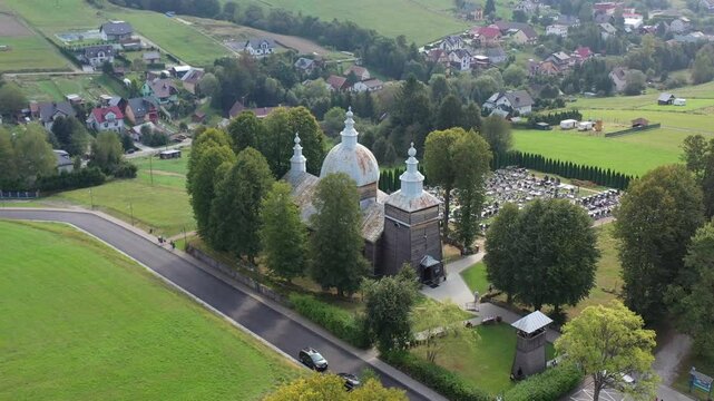 Cerkiew św. Dymitra w Złockiem, widok z drona