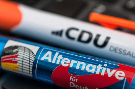 Kugelschreiber der CDU und AFD "Wahlen in Deutschland"