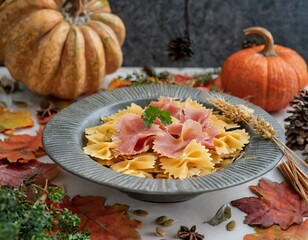 Farfalle mit Kürbis