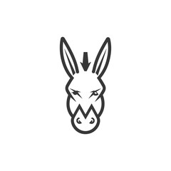 Obraz premium Black and White Line Drawing of a Donkeys Head with an Arrow on Top