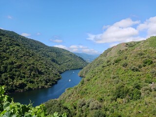 Fototapeta premium Panorámica del río Sil en la Ribeira Sacra, Galicia
