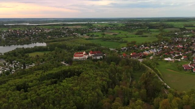 Schloss Seefeld ist ein Graflich Toerringsches Schloss in Seefeld in der Nahe des Pilsensee im Landkreis Starnberg von Bayern Luftaufnahme. Castle Schloss Seefeld Oberbayern aerial view. 