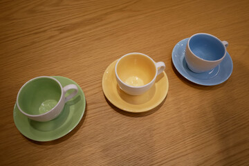 カラフルなカップ