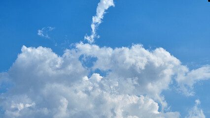 夏の綺麗な青空と雲の風景