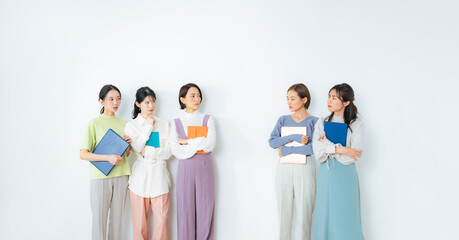 仲の悪いミドル女性のグループ
