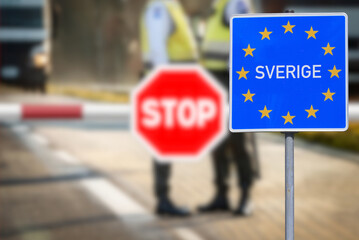Stop sign, barrier and control at the border with Sweden
