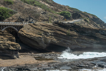 hawaii oahu coast waves crashing into cliffs