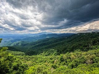 Fototapeta premium blowing rock overlook viewing area off blue ridge parkway scenery