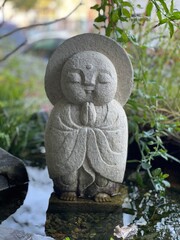 Fototapeta premium stone statue of a person