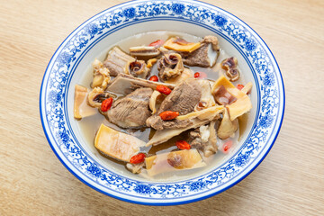 Guangdong traditional soup-Cuttlefish and pork bone soup