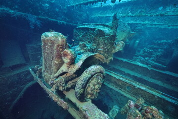 Autobotte nella stiva della nave San Francisco Maru, affondata nell'arcipelago di Truk in Micronesia durante la seconda guerra mondiale © Massimo